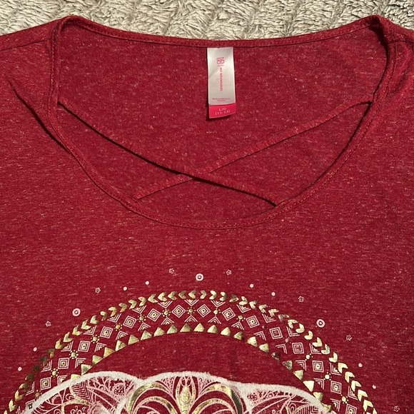 Light reddish, maroon, long, sleeved shirt with a crisscross neck size Large - Picture 3 of 6